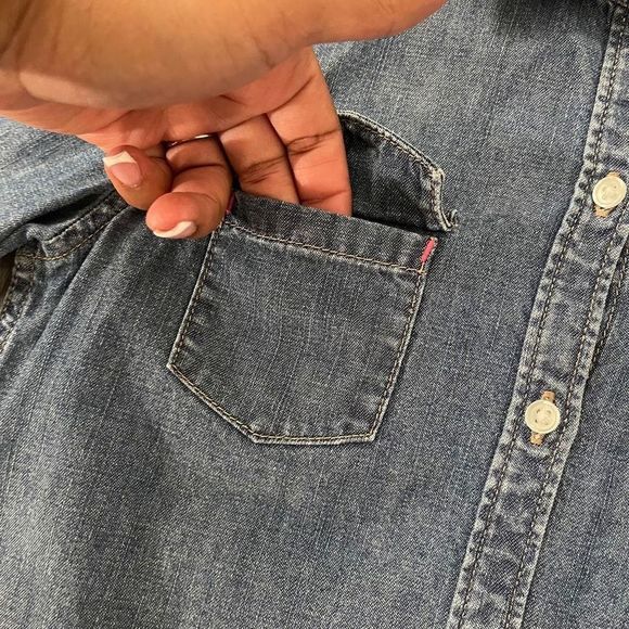 Lands’ End Girl’s Medium Wash Denim Button Front Collared Top Size 8 - Picture 8 of 12